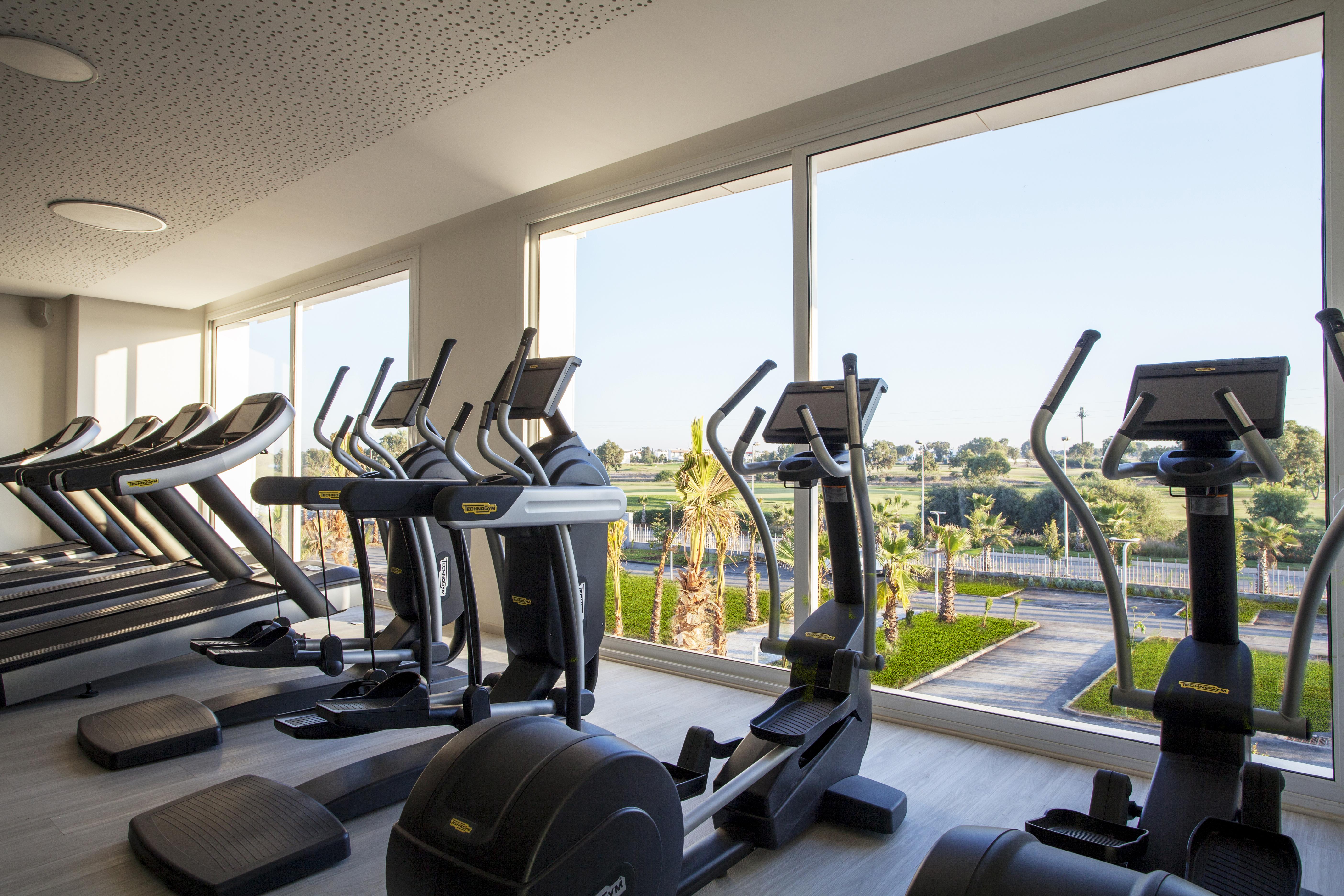 The View Bouznika Hotel Ngoại thất bức ảnh The gym at the hotel