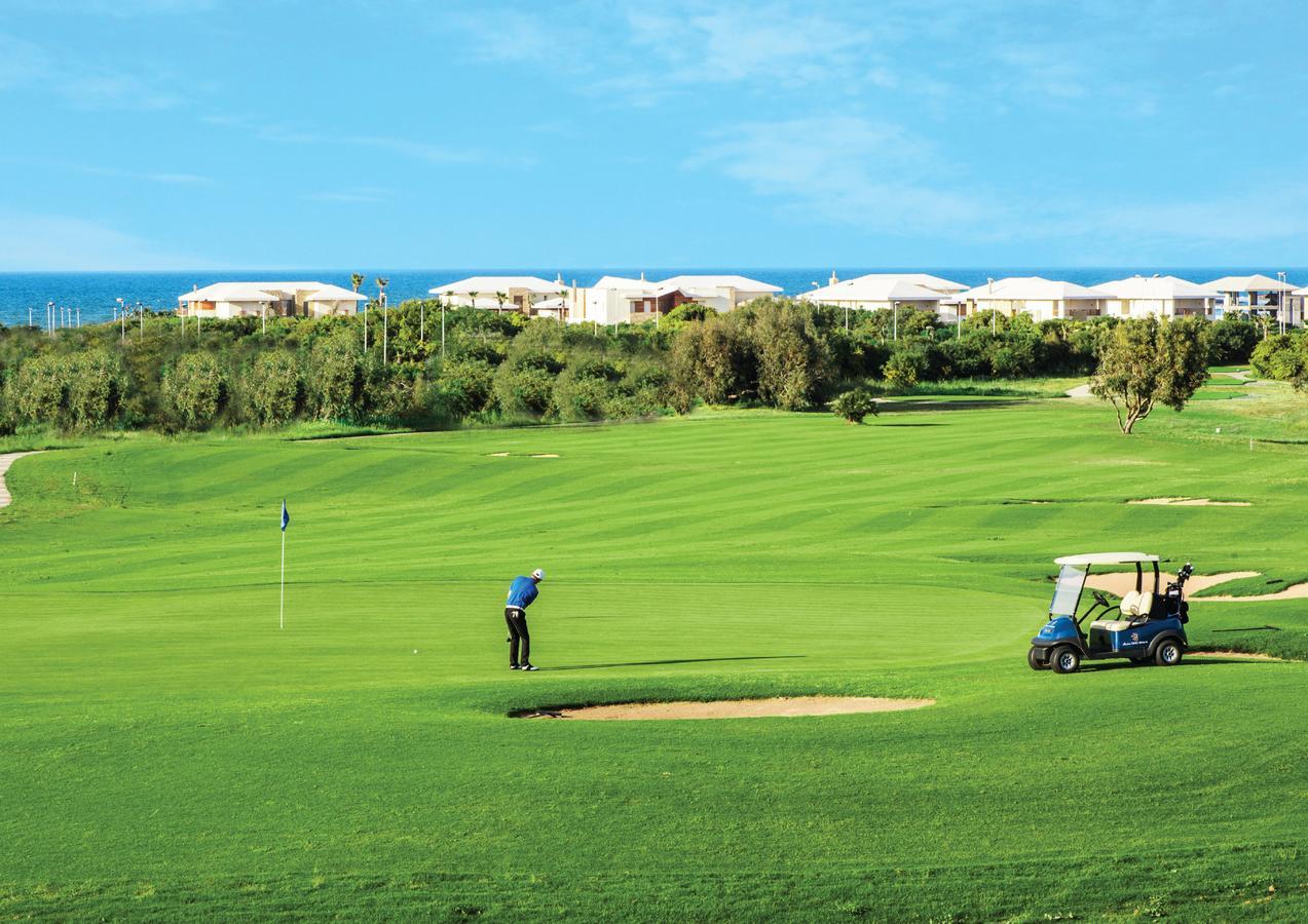 The View Bouznika Hotel Ngoại thất bức ảnh Golf course at the Atlantis Paradise Island